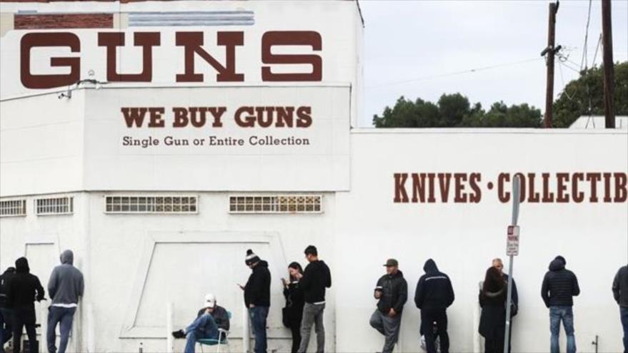 Crece venta de armas en EEUU ante posible violencia por COVID-19 | HISPANTV