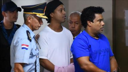 Ronaldinho es investigado también por lavado de dinero en Paraguay