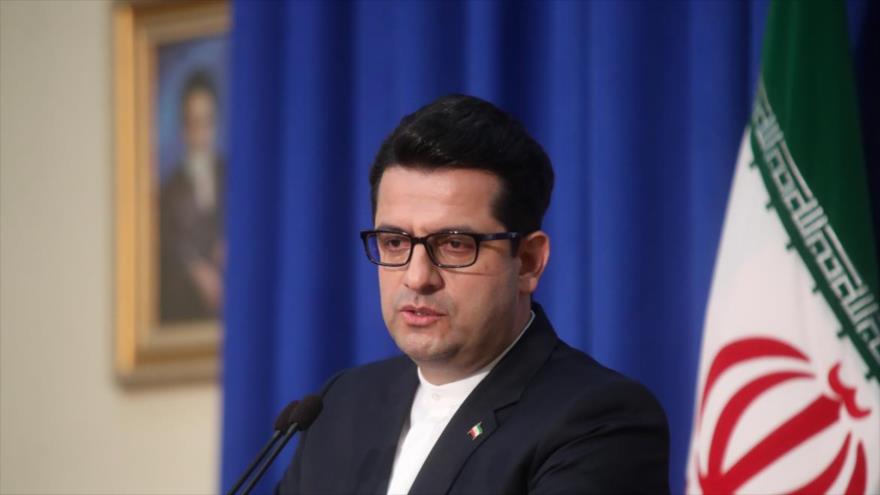 El portavoz de la Cancillería iraní, Abás Musavi, ofrece una rueda de prensa en Teherán, la capital.