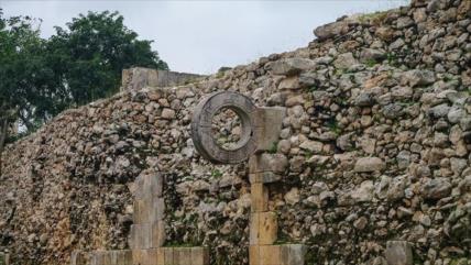 Hallan en México una cancha de juego de pelota de hace 3400 años