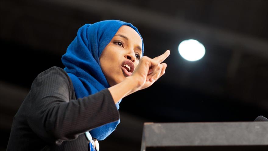 La congresista demócrata Ilhan Omar interviene en un mitin político de su partido celebrado en Saint Paul, Minnesota, 2 de marzo de 2020. (Foto: AFP)