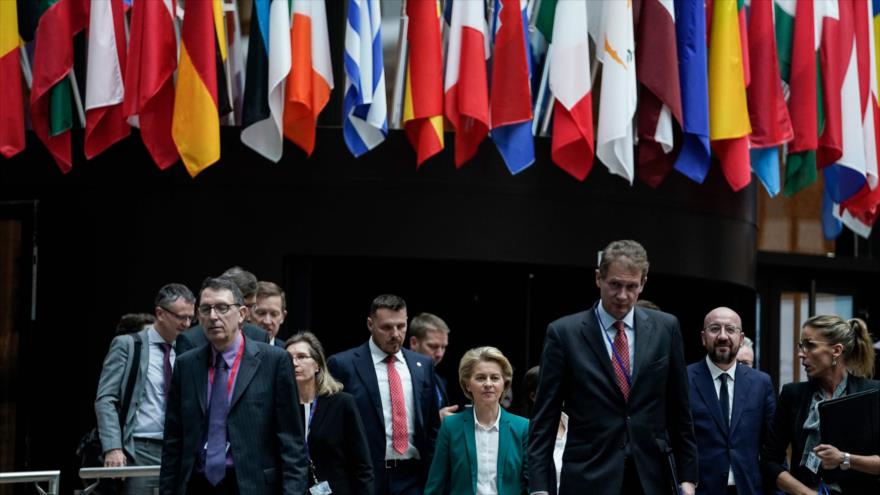 Líderes europeos proceden a dar una rueda de prensa conjunta sobre el COVID-19 en Bruselas, 16 de marzo de 2020. (Foto: AFP)