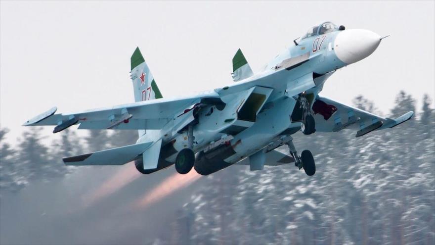 Un avión de combate ruso Sukhoi Su-27.