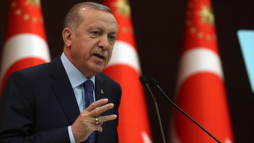 El presidente turco, Recep Tayyip Erdogan, habla en una rueda de prensa sobre el coronavirus, Ankara, 18 de marzo de 2020. (Foto: AFP)