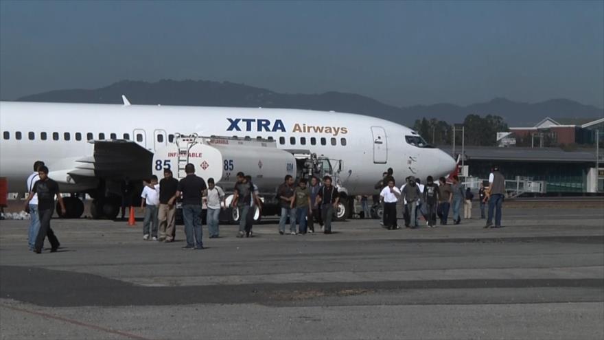 Guatemala recibe a migrantes deportados desde EEUU por COVID-19