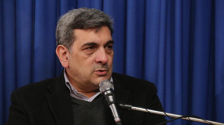 El alcalde de Teherán, Piruz Hanachi, en una conferencia de prensa en la capital iraní, 25 de febrero de 2019.