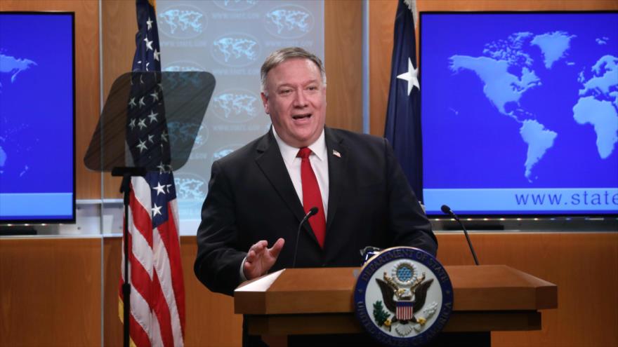 El secretario de Estado de EE.UU., Mike Pompeo, en una conferencia de prensa, Washington, D.C., 7 de abril de 2020. (Foto: AFP)