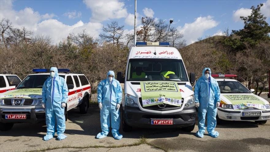 Ambulancias y agentes sanitarios desplegados en Teherán, capital persa, para aplicar medidas contra el coronavirus, 1 abril de 2020. (Foto: IRNA)