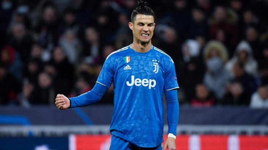 El delantero portugués de la Juventus Cristiano Ronaldo en un partido entre Lyon y la Juventus en Francia, 26 de febrero de 2020. (Foto: AFP)