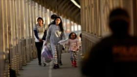 EEUU usa el brote de COVID-19 para expulsar a miles de migrantes