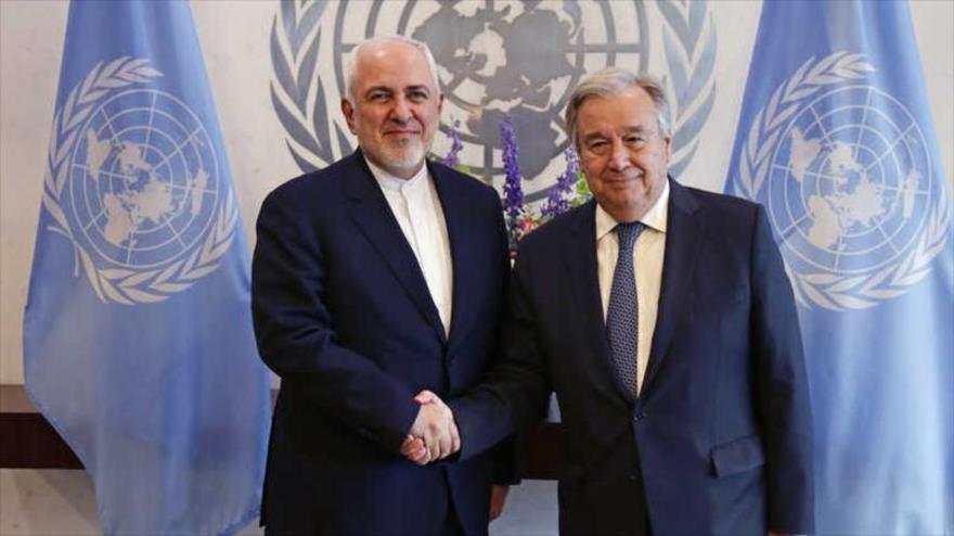El ministro iraní de Asuntos Exteriores, Mohamad Yavad Zarif (izq.), y el secretario general de la ONU, Antonio Guterres, 18 de julio de 2019.