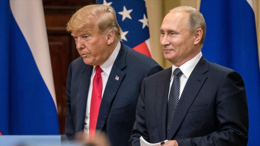 El presidente de Rusia, Vladimir Putin (dcha.), y su homólogo estadounidense, Donald Trump, ofrecen una rueda de prensa conjunta (Foto: Getty Images).