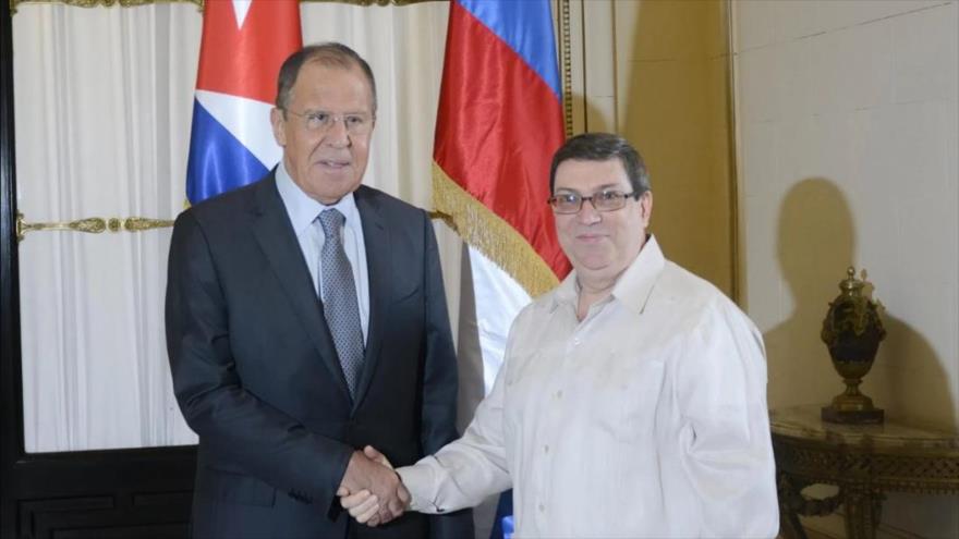 Los cancilleres de Rusia y Cuba, Serguéi Lavrov (izq.) y Bruno Rodríguez, respectivamente, en una reunión en La Habana, 24 de julio de 2019.