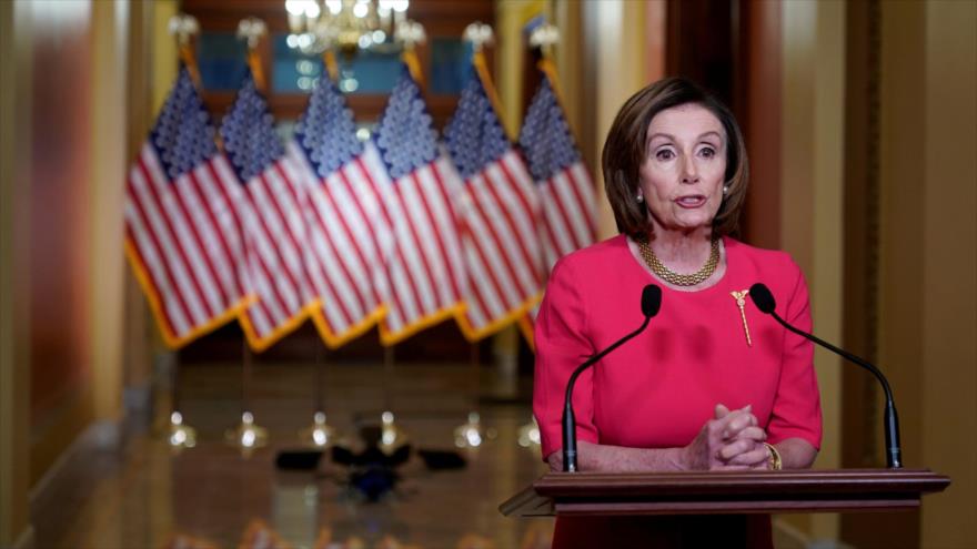 La presidenta de la Cámara de Representantes de EE.UU., Nancy Pelosi, en una rueda de prensa, 9 de abril de 2020. (Foto: Reuters)