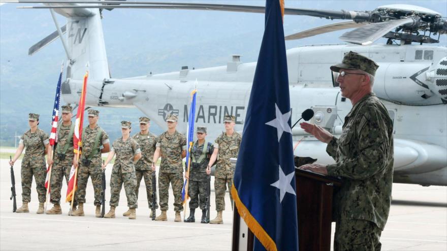 Craig Faller, jefe del Comando Sur de EE.UU., habla en la base aérea José Enrique Soto Cano, en Honduras, 21 de junio de 2019 (Foto: AFP)