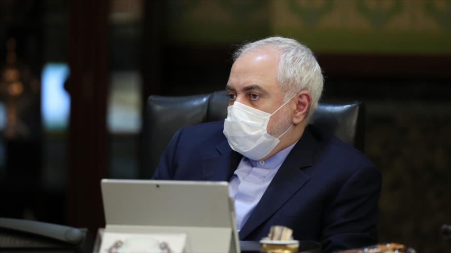 El canciller iraní, Mohamad Yavad Zarif, durante una reunión de Gabinete en Teherán (capital), 11 de marzo de 2020. (Foto: AFP)