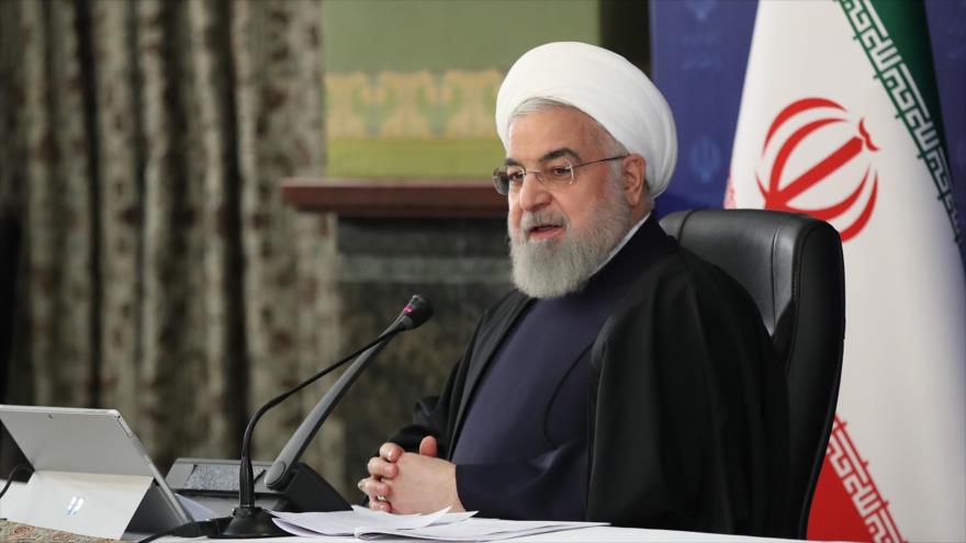 El presidente iraní, Hasan Rohani, en una reunión con su Gabinete en Teherán (capital), 22 de abril de 2020. (Foto: President.ir)