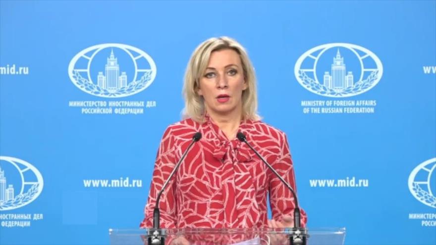 La portavoz de la Cancillería rusa, María Zajárova, ofrece una rueda de prensa, 17 de abril de 2020. (Foto: RT)