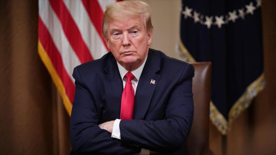 El presidente de EE.UU., Donald Trump, participa en una reunión con ejecutivos de la industria sobre el coronavirus, COVID-19, en la Casa Blanca, el 27 de abril de 2020. (FOTO: AFP)