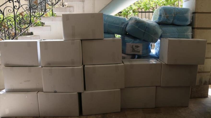 Cajas de kits de prueba de la COVID-19 entregadas por Irán a la embajada de Afganistán en Teherán, 28 de abril de 2020. (Foto: AVA)