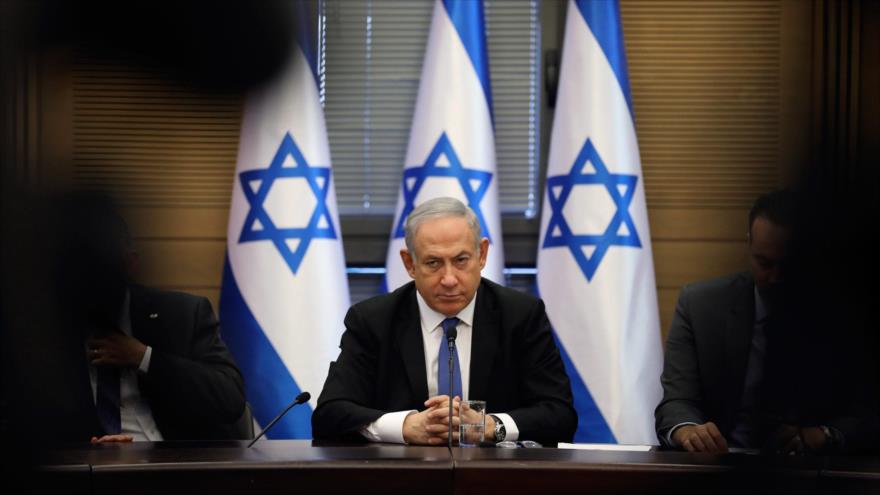 El premier en funciones de Israel, Benjamín Netanyahu, durante una reunión de su gabinete en Al-Quds (Jerusalén).