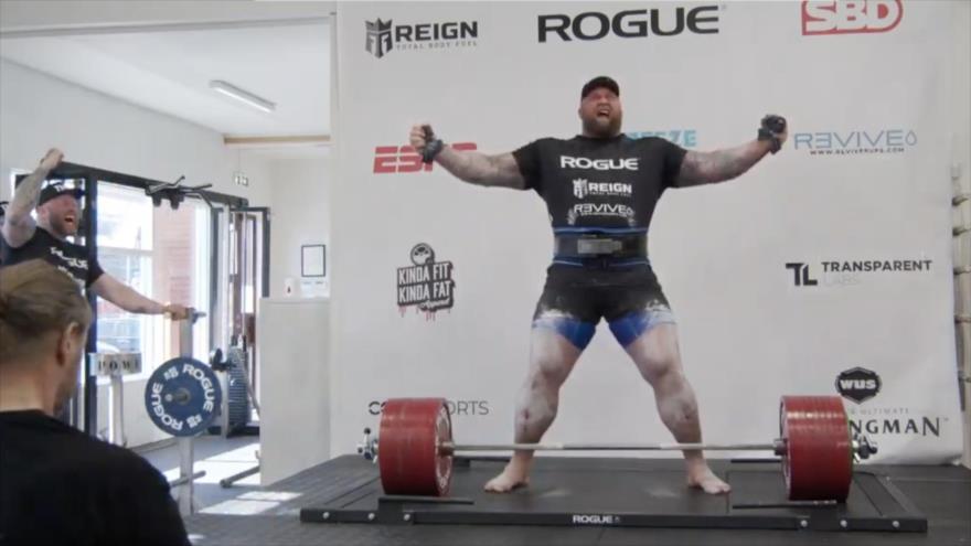 Pesista islandés levanta 501 kilos y bate récord de peso muerto