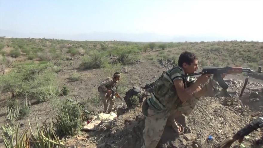 Combatientes del movimiento popular yemení Ansarolá en el campo de batalla en la provincia de Dhala, en el suroeste de Yemen.