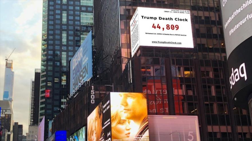 El Reloj de la muerte de Trump en la plaza de Times Square en Nueva York, EE.UU.