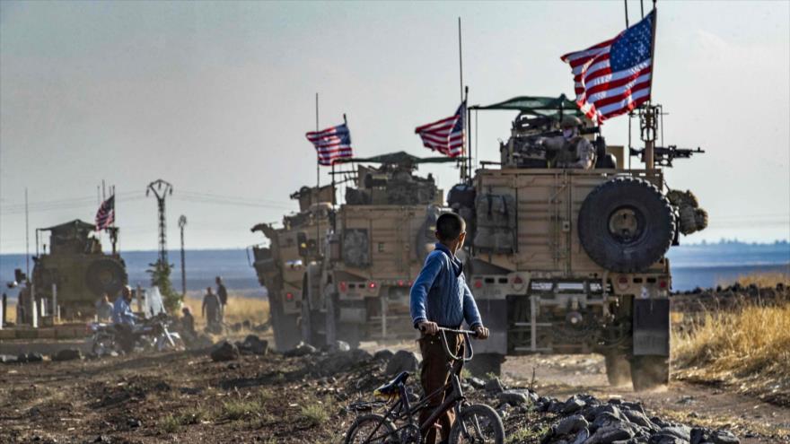 Vídeo: Civiles sirios impiden paso de convoy de EEUU en Al-Hasaka