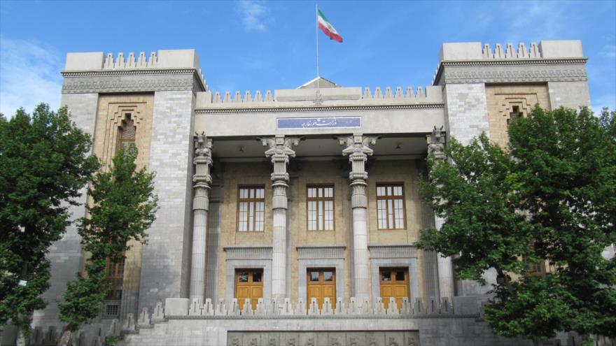 La fachada del edificio de la Cancillería iraní en Teherán, la capital.