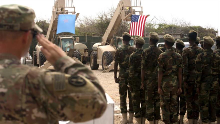 ‘EEUU se jacta de ayudas a africanos mientras los bombardea’ | HISPANTV