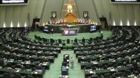 Parlamento de Irán juramenta a sus nuevos 290 diputados