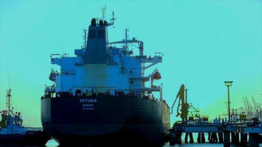 Petunia, tercer petrolero iraní que transporta gasolina a Venezuela.