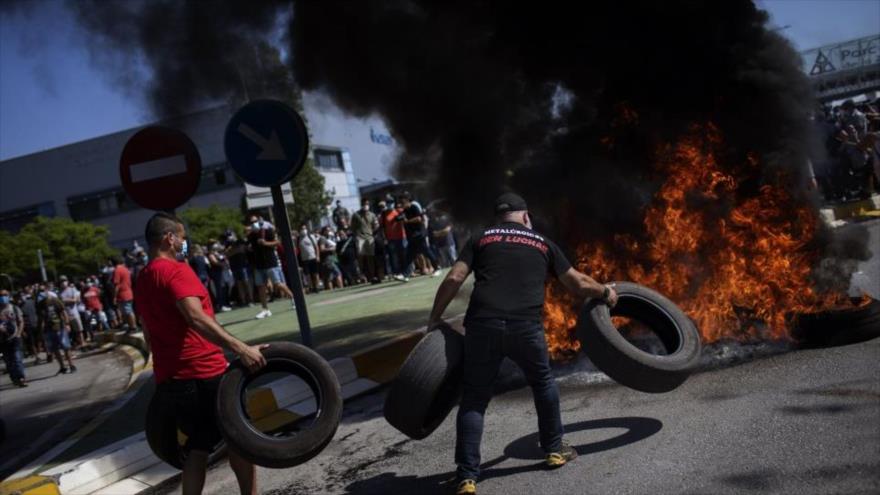 Vídeo: Trabajadores protestan en Barcelona por el cierre de Nissan