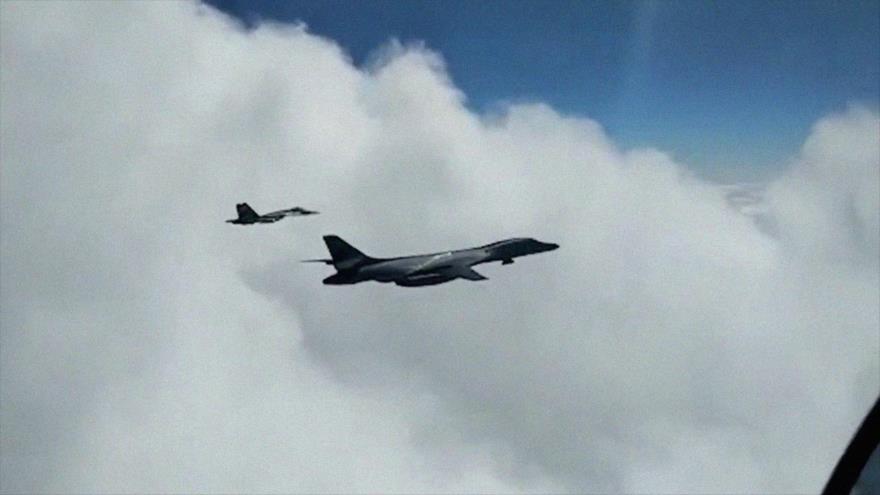 Vídeo: Cazas rusos persiguen a bombarderos B-1B de EEUU en Báltico | HISPANTV