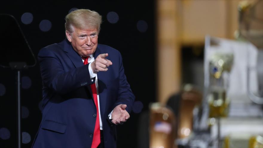 El presidente de EE.UU., Donald Trump, habla tras observar el lanzamiento espacial de Space X, 30 de mayo de 2020.
