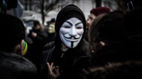 Vídeo: Hackers de Anonymous declaran la guerra a policía de EEUU