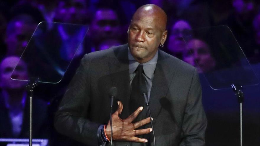 El exjugador de baloncesto Michael Jordan en un evento en Los Ángeles, California, EE.UU., 24 de febrero de 2020.
