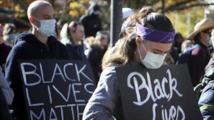 Miles de australianos protestan contra la discriminación racial