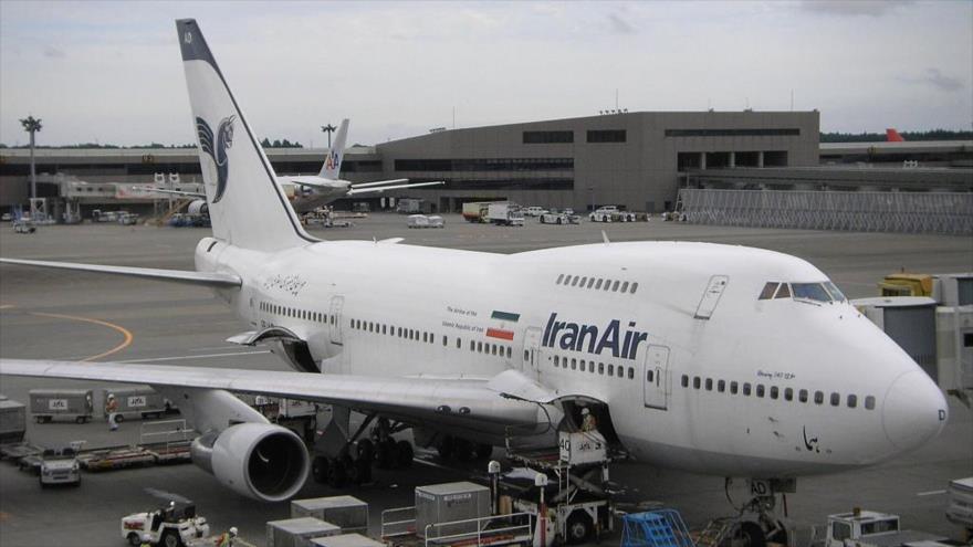 Un avión de pasajero Boeing.