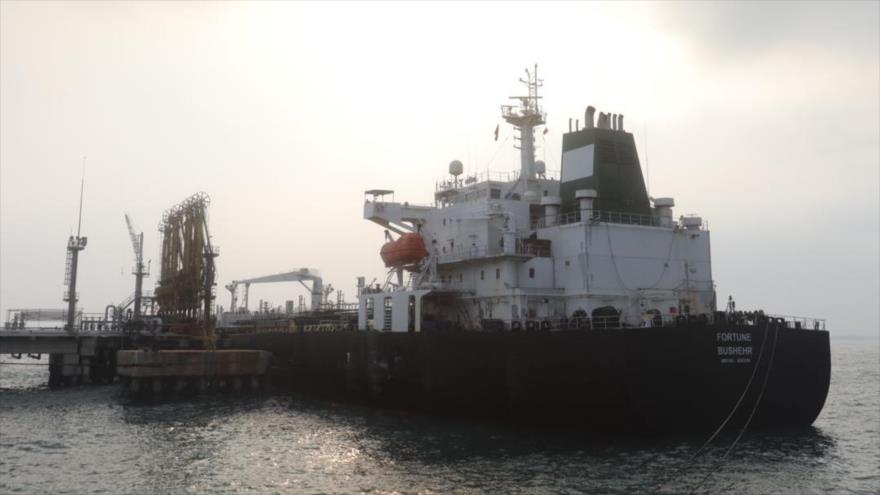 El petrolero ‘Fortune’, de bandera iraní, atracado en la Refinería El Palito, en Puerto Cabello, Venezuela, 25 de mayo de 2020.