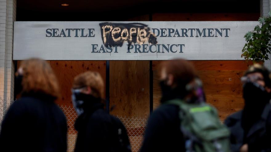 Zona autónoma en Seattle; Trump pide que recuperen el control