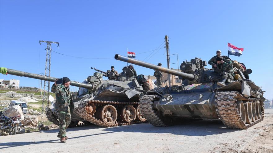 Tanques del Ejército sirio desplegados en la provincia de Idlib.