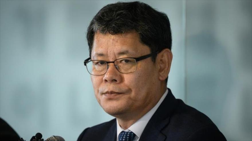 El ministro de Unificación surcoreano, Kim Yeon-chul, en una sesión informativa en Seúl, 4 de junio de 2019. (Foto: AFP)