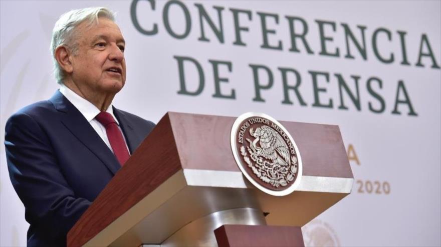 El presidente de México, Andrés Manuel López Obrador (AMLO), habla durante una rueda de prensa.