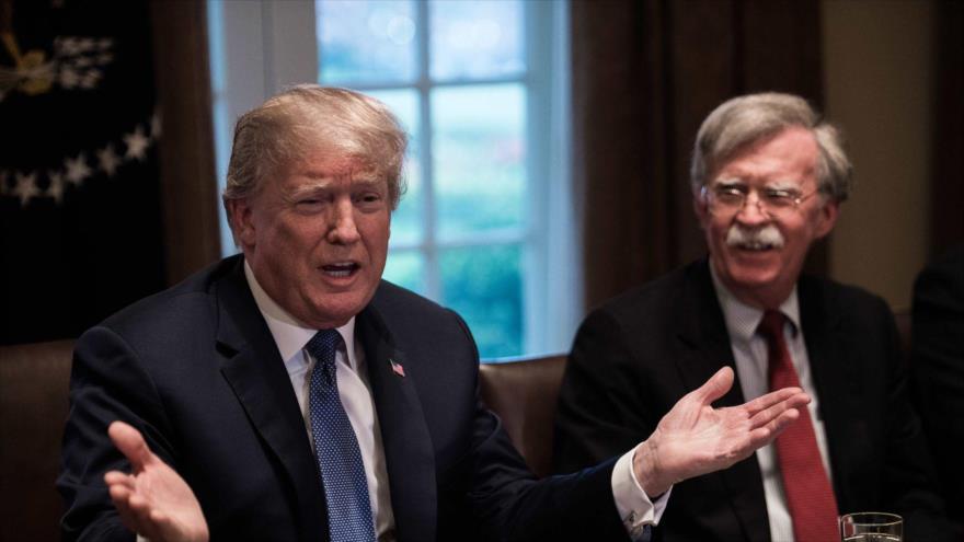 El presidente de EE.UU., Donald Trump, reunido con su entonces asesor de Seguridad Nacional, John Bolton, en la Casa Blanca.