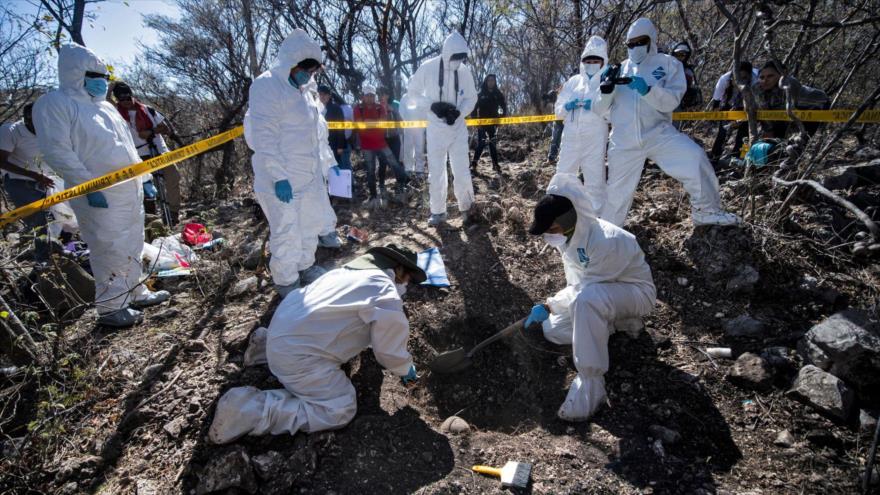 Hallan 215 cuerpos en fosas clandestinas en Guadalajara de México | HISPANTV