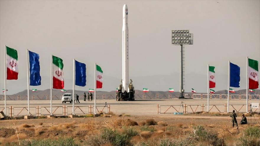 El satélite militar ‘Nur’ antes de ser lanzado por el CGRI de Irán, 22 de abril de 2020. (Foto: Tasnim)