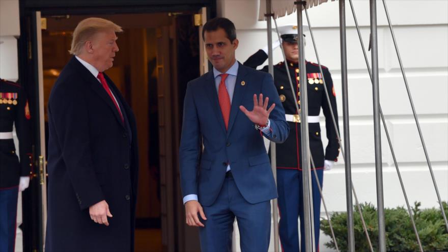 El presidente de EE.UU., Donald Trump (izq.), se reúne con el líder opositor venezolano, Juan Guaidó, Washington, 5 de febrero de 2020. (Foto: AFP)
