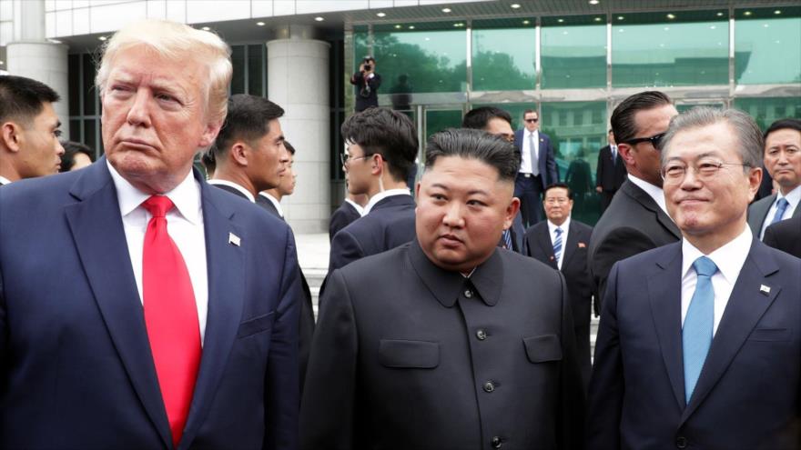 El presidente de EE.UU., Donald Trump (izq.); el líder norcoreano, Kim Jong-un (c.); y el presidente surcoreano, Moon Jae-in, zona fronteriza de Panmunjom.